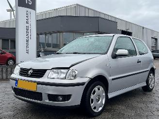 Coche accidentado Volkswagen Polo 1.4-16V Trendline 2000/1
