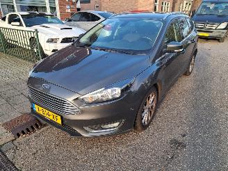 Unfallwagen Ford Focus 10.i titanium 2017/7