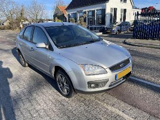 Vrakbiler auto Ford Focus 2.0-16V Ghia 2006/3