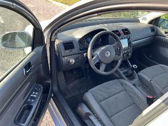 Volkswagen Golf 1.6 FSi picture 5