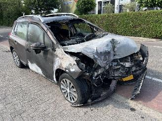 Vrakbiler auto Peugeot 2008 1.2 VTi 2015/5