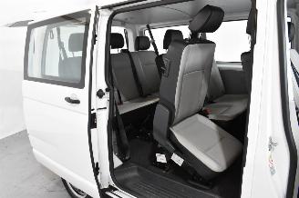 Volkswagen Transporter Kombi picture 18