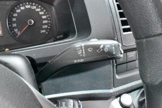 Volkswagen Transporter Kombi picture 27