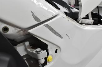 Volkswagen Transporter Kombi picture 14