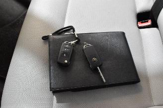 Volkswagen Transporter Kombi picture 33