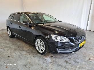Vaurioauto  passenger cars Volvo V-60 2.4 D5 Twin Engine Lease Edition 2016/9