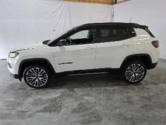 Jeep Compass 4xe 240 Hybrid Summit picture 5