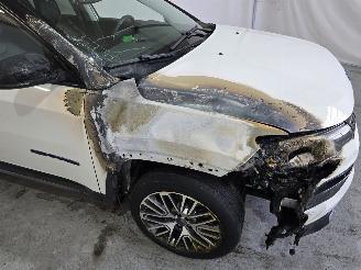 Jeep Compass 4xe 240 Hybrid Summit picture 10