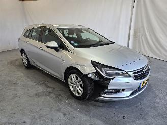 Schadeauto Opel Astra SPORTS TOURER 1.4 Business+ 2018/1