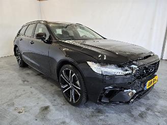 Voiture accidenté Volvo V-90 2.0 T8 Plug-in hybrid AWD Ultra Dark 2025/10