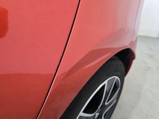 Renault Clio 0.9 TCe Expression picture 13