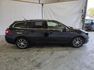 Peugeot 308 1.2 PureTech Style picture 8