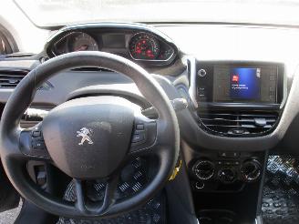 Peugeot 208 1.6 e HDI Blue Lease picture 17