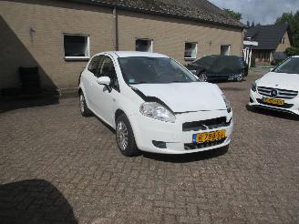 Damaged car Fiat Grande Punto 1.2 Edizione X 2009/9