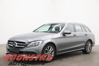Coche siniestrado Mercedes C-klasse C-180 BlueTEC, C-180 d 1.6 16V Combi/o  Diesel 1.598cc 85kW (116pk) RWD 2014-09/2018-05 (205.236) OM626951; R9M 2018/1