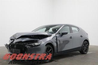 Salvage car Mazda 3 3 Sport (BP), Hatchback, 2018 2.0 SkyActiv-X M Hybrid 16V 2020/2