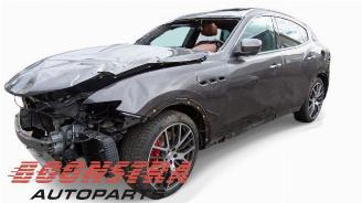 Vrakbiler auto Maserati Levante Levante, SUV, 2016 3.0 S Biturbo V6 24V 2017/1