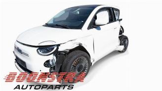 Vrakbiler auto Fiat 500 500e (332), Hatchback, 2020 42 kWh 3+1 2021/0