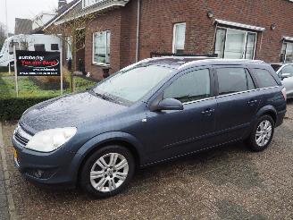 Damaged car Opel Astra Automaat 2008/1
