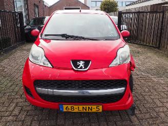 Peugeot 107 1.0-12V XS picture 2