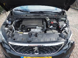 Peugeot 308 1.2 PureTech Blue Lease GT picture 11