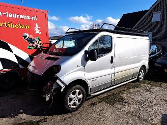 Autoverwertung Renault Trafic 2.0 dci 2009/7