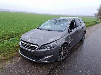 Salvage car Peugeot 308 1.2 THP 2016/6