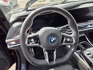 BMW 7-serie M760e picture 48