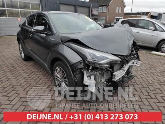 Toyota C-HR C-HR (X1,X5), SUV, 2016 1.8 16V Hybrid picture 1