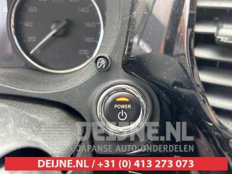 Mitsubishi Outlander Outlander (GF/GG), SUV, 2012 / 2022 2.0 16V PHEV 4x4 picture 19