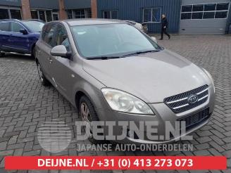 rozbiórka samochody osobowe Kia Cee d Cee'd (EDB5), Hatchback 5-drs, 2006 / 2012 1.4 CVVT 16V 2006/12