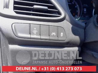 Hyundai I-30 i30 (PDEB5/PDEBB/PDEBD/PDEBE), Hatchback, 2016 1.0 T-GDI 12V picture 19