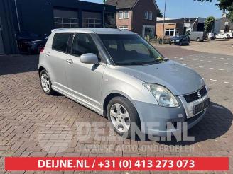 Coche siniestrado Suzuki Swift Swift (ZA/ZC/ZD1/2/3/9), Hatchback, 2005 / 2011 1.3 VVT 16V 2005/11