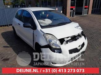 Vrakbiler auto Toyota Yaris Yaris II (P9), Hatchback, 2005 / 2014 1.0 12V VVT-i 2008/8