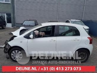 Toyota Yaris Yaris II (P9), Hatchback, 2005 / 2014 1.3 16V VVT-i picture 4