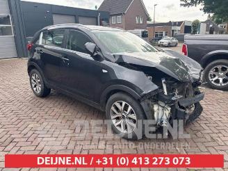 Vrakbiler auto Kia Sportage Sportage (SL), Terreinwagen, 2010 / 2016 1.7 CRDi 16V 4x2 2014/6