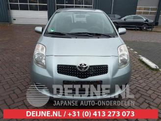 Toyota Yaris Yaris II (P9), Hatchback, 2005 / 2014 1.3 16V VVT-i picture 2