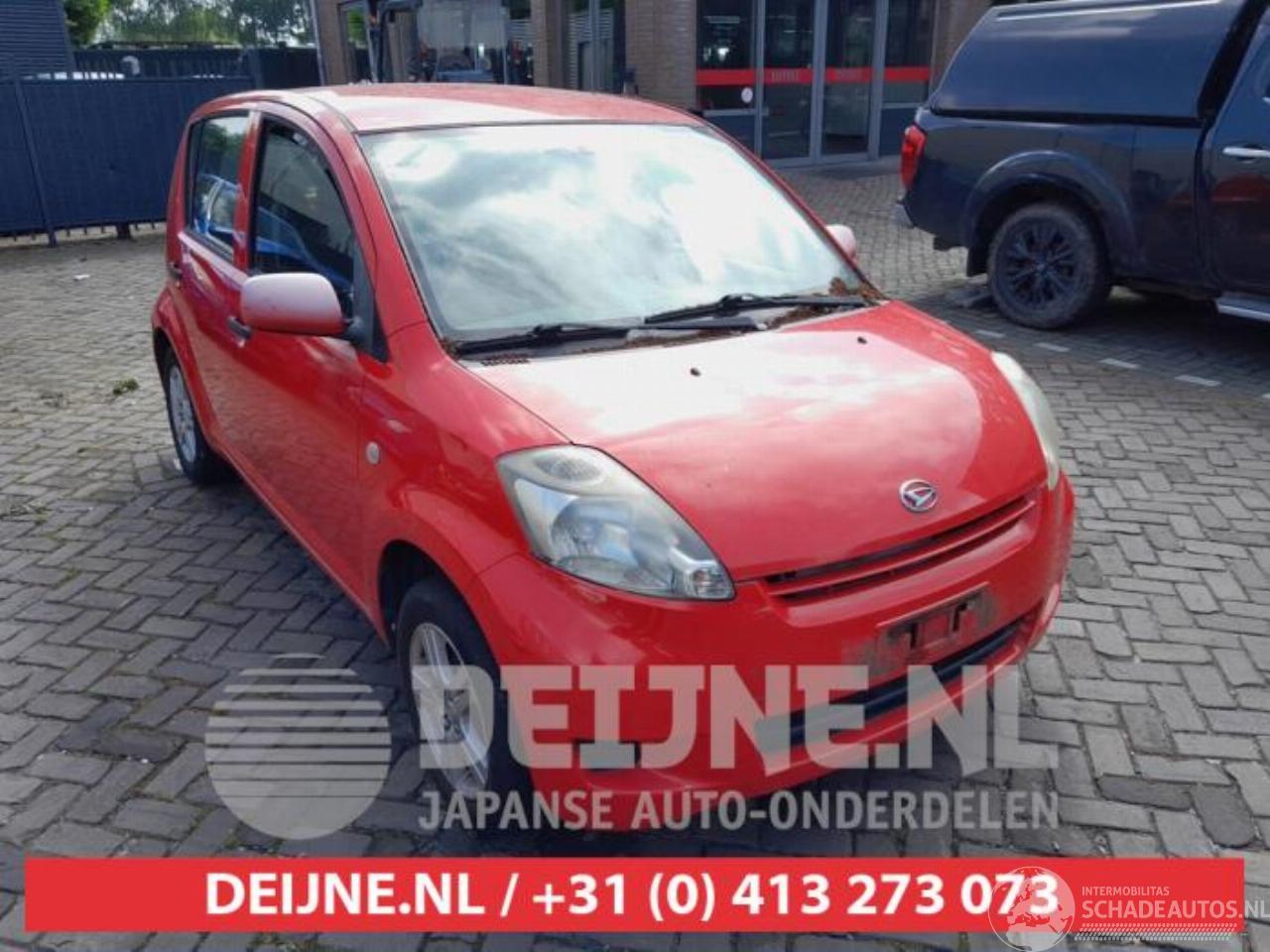 Daihatsu Sirion Sirion 2 (M3), Hatchback, 2005 1.0 12V DVVT