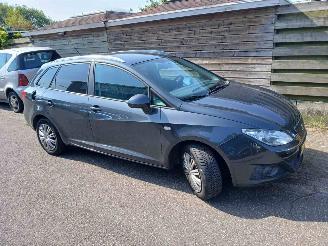 Seat Ibiza Ibiza ST (6J8) Combi 1.2 TDI Ecomotive (CFWA) [55kW] picture 4
