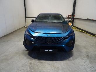 Vrakbiler auto Peugeot 408 1.6 4X2 AUTOMAAT HYBRIDE 2023/2