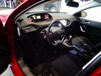 Peugeot 308 1.2 THP picture 6