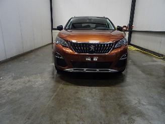 Vrakbiler auto Peugeot 3008 1.2 THP 2019/2