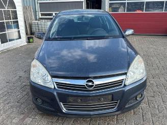 Opel Astra Astra H (L48), Hatchback 5-drs, 2004 / 2014 1.6 16V picture 2