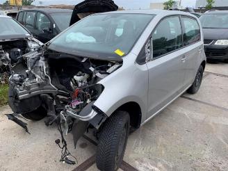 Vrakbiler auto Volkswagen Up! Up! (121), Hatchback, 2011 1.0 12V 60 2019/11