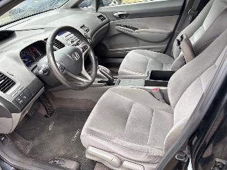 Honda Civic 4DR HYBRID picture 8