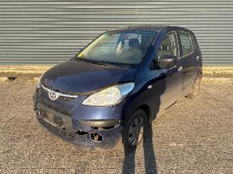 damaged passenger cars Hyundai Continental  2010/1