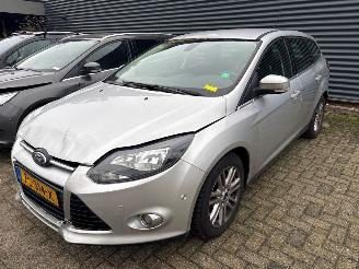skadebil auto Ford Focus  2012/6