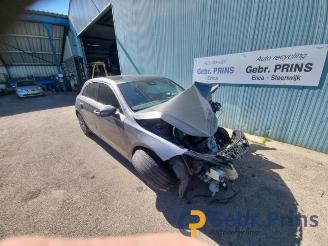 Coche siniestrado Mercedes A-klasse A (177.0), Hatchback, 2018 / 2026 1.3 A-200 Turbo 16V 2018/10