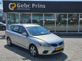 Kia Cee d 1.4 16V Combi/o  Benzine 1.396cc 66kW (90pk) FWD picture 1