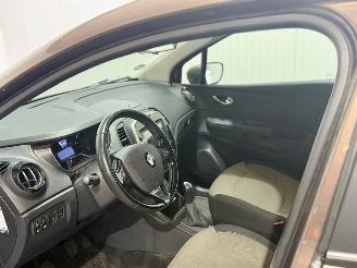 Renault Captur 0.9 TCe Expression picture 9